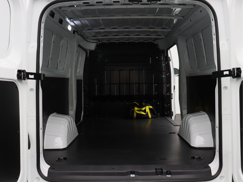 Foto Maxus eDeliver 5 | L2H1 64 kWh |Dubbel cabine |uit voorraad leverbaar |